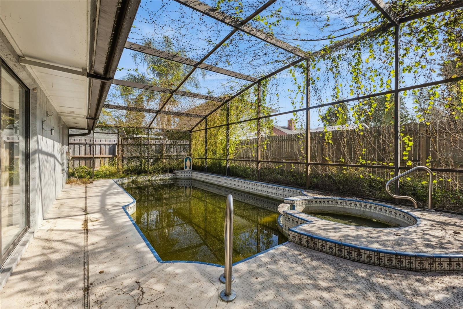 Image 18 of 18 For 595 Silvergate Loop