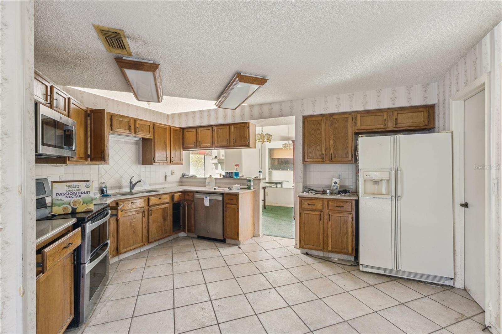 Image 7 of 18 For 595 Silvergate Loop