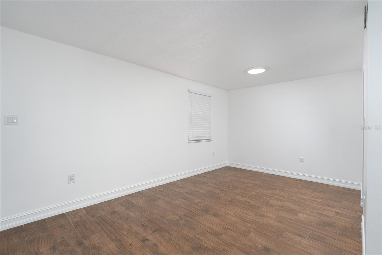 Listing photo id 8 for 22291 Westchester Boulevard 204