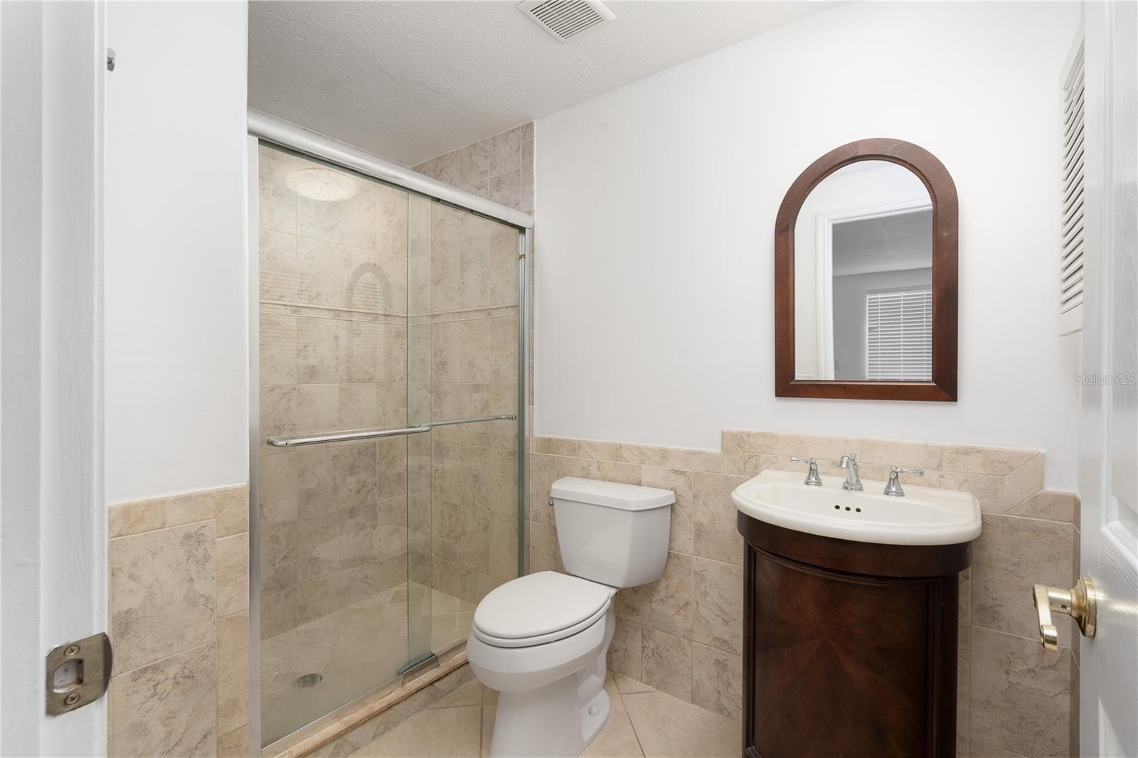 Listing photo id 13 for 22291 Westchester Boulevard 204