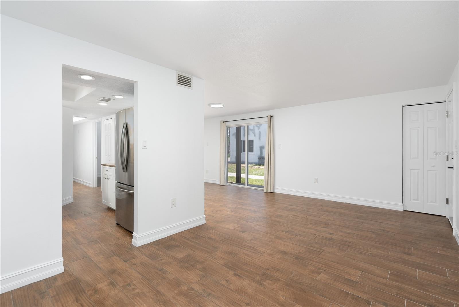 Listing photo id 0 for 22291 Westchester Boulevard 204