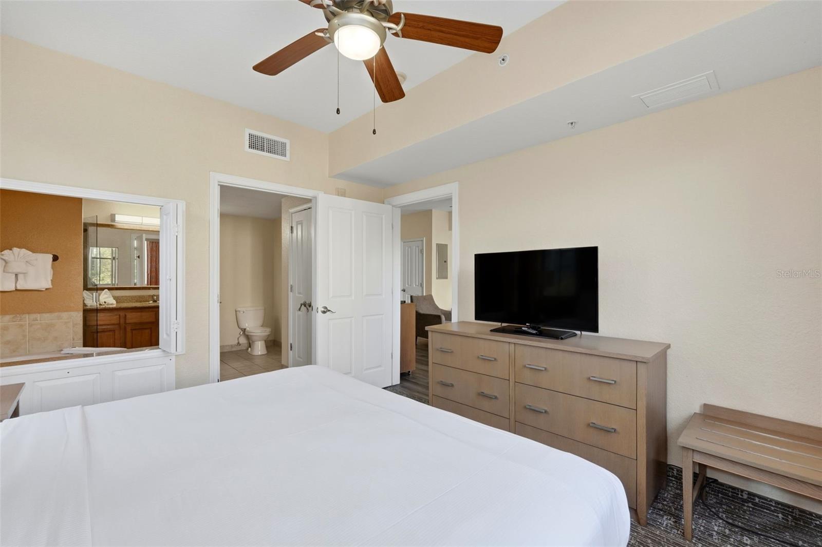 Image 18 of 37 For 12544 Floridays Resort Drive 312b