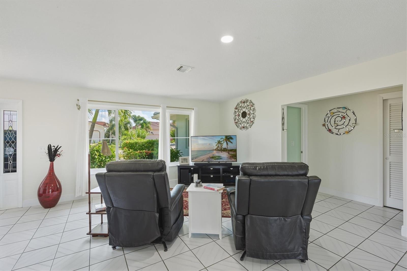 Image 71 of 83 For 941 Don Juan Court