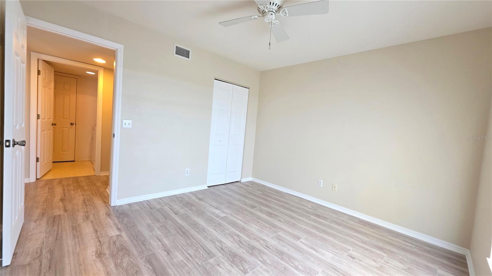 Image 20 of 42 For 175 Kings Highway 1522