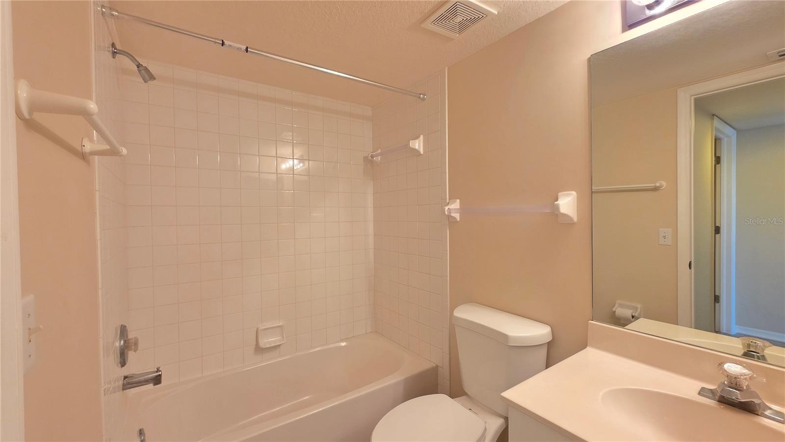 Image 21 of 42 For 175 Kings Highway 1522