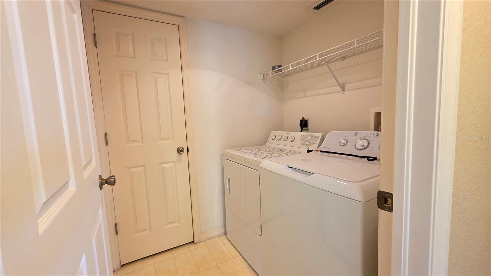 Image 23 of 42 For 175 Kings Highway 1522