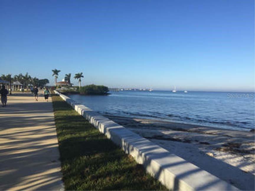 Image 34 of 42 For 175 Kings Highway 1522