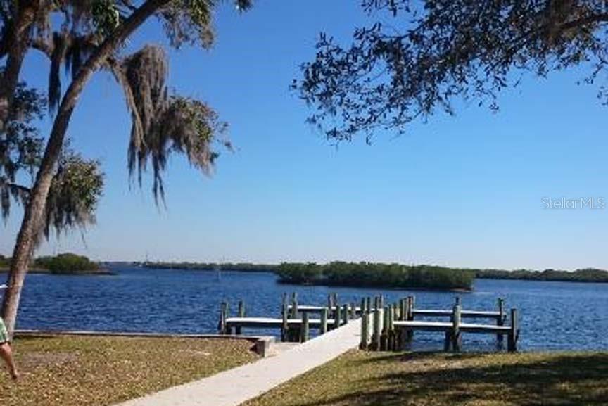 Image 35 of 42 For 175 Kings Highway 1522