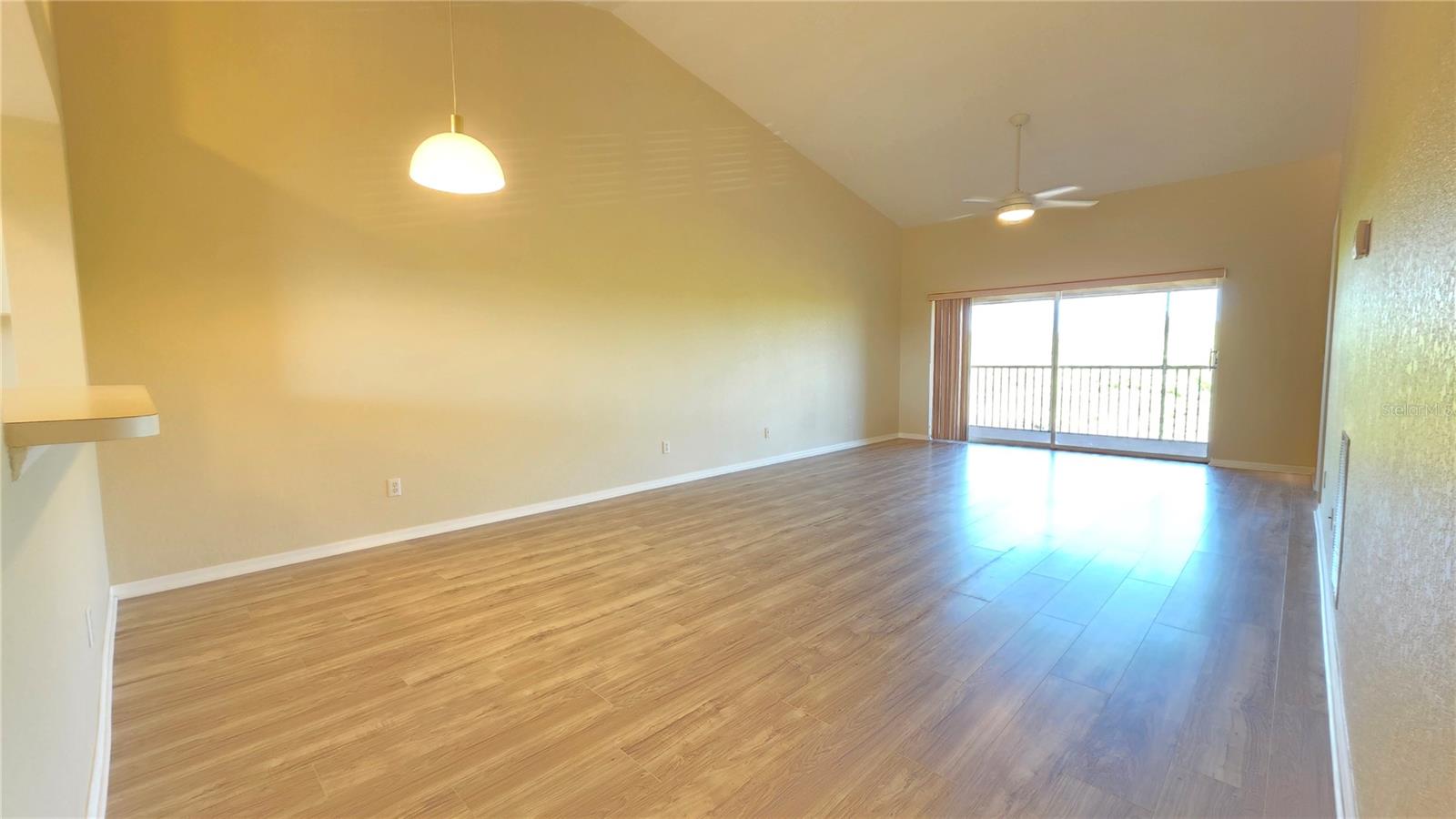 Image 5 of 42 For 175 Kings Highway 1522