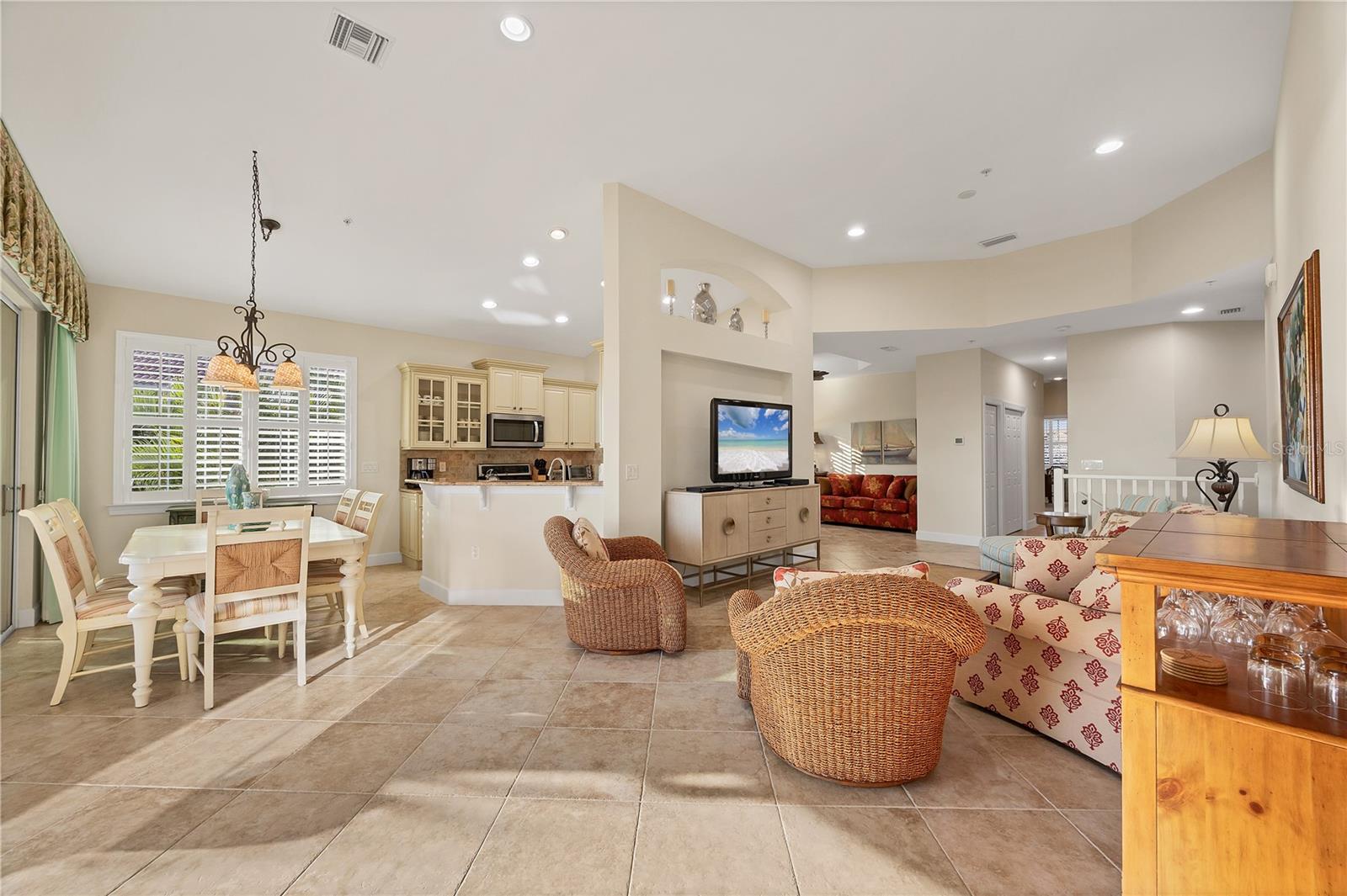 Image 8 of 44 For 4746 Club Drive 202