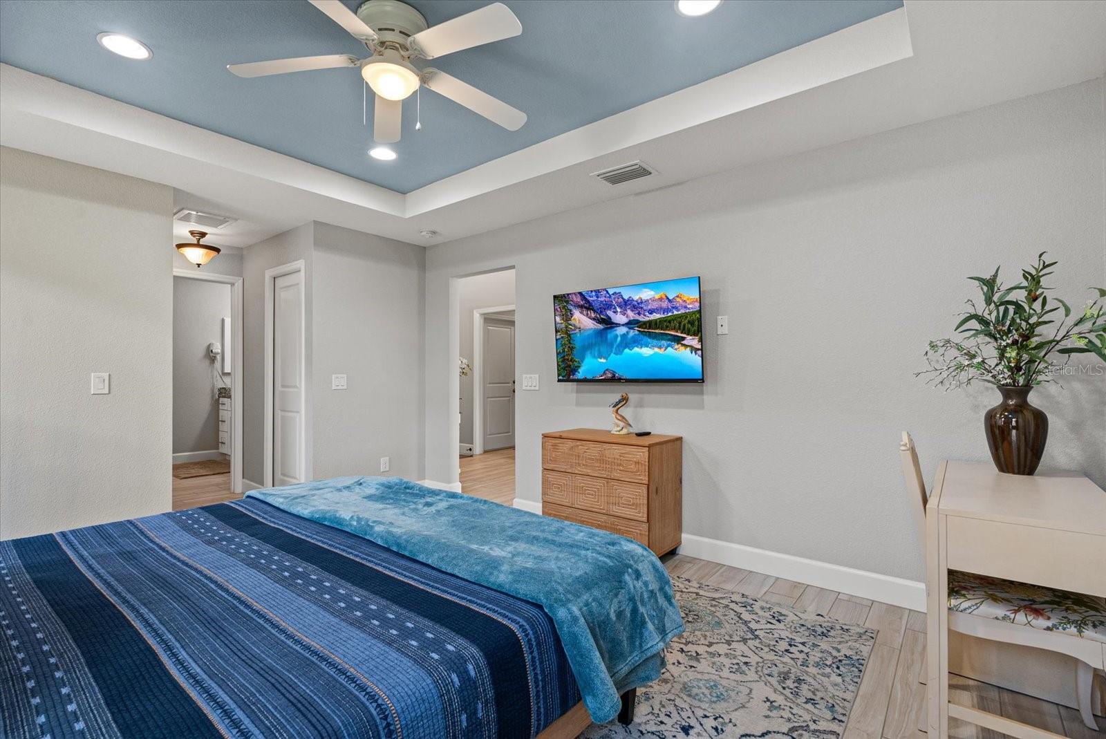 Image 18 of 41 For 215 Antis Drive