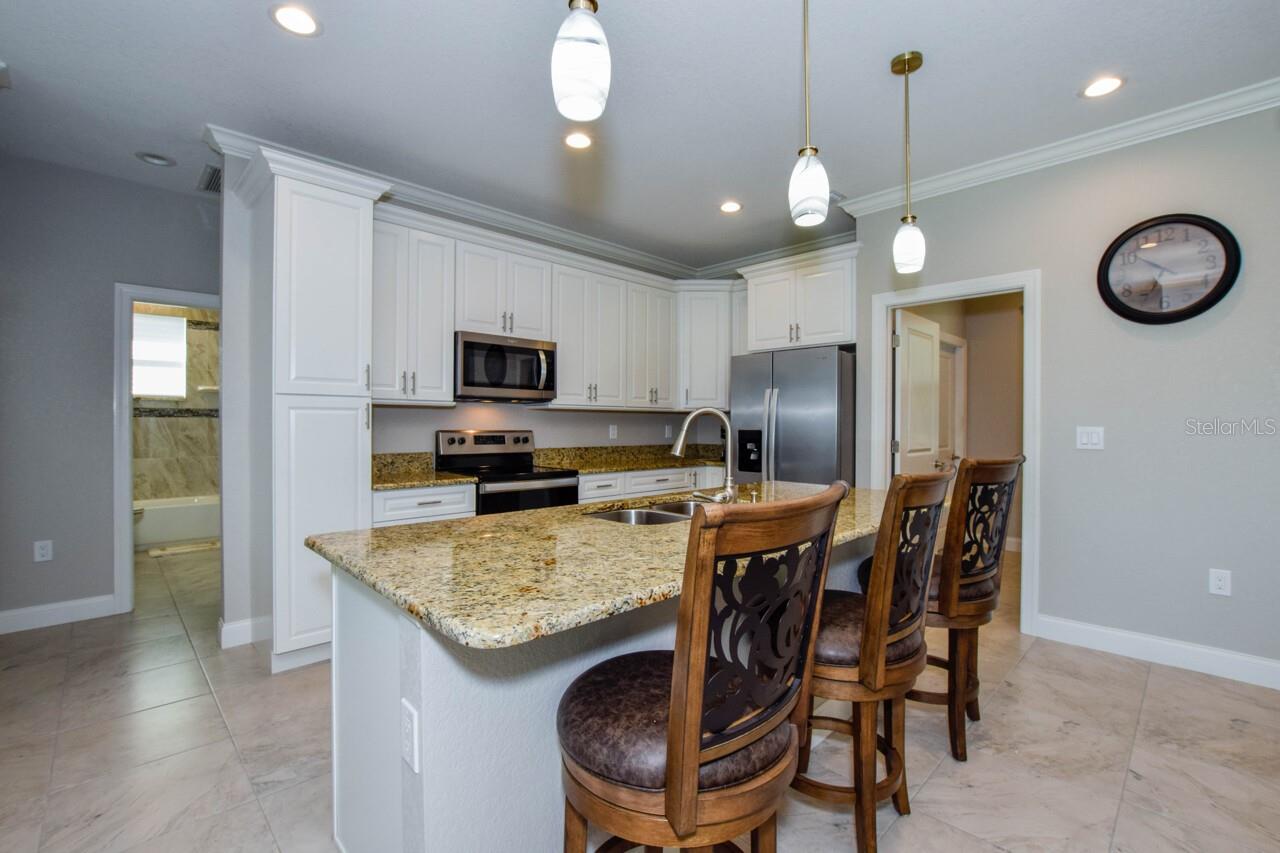 Image 10 of 31 For 1182 Yorkshire Street