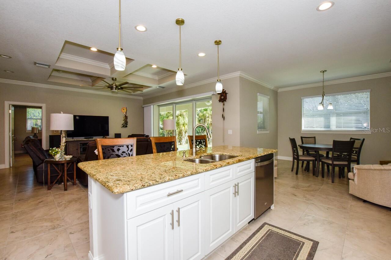 Image 13 of 31 For 1182 Yorkshire Street