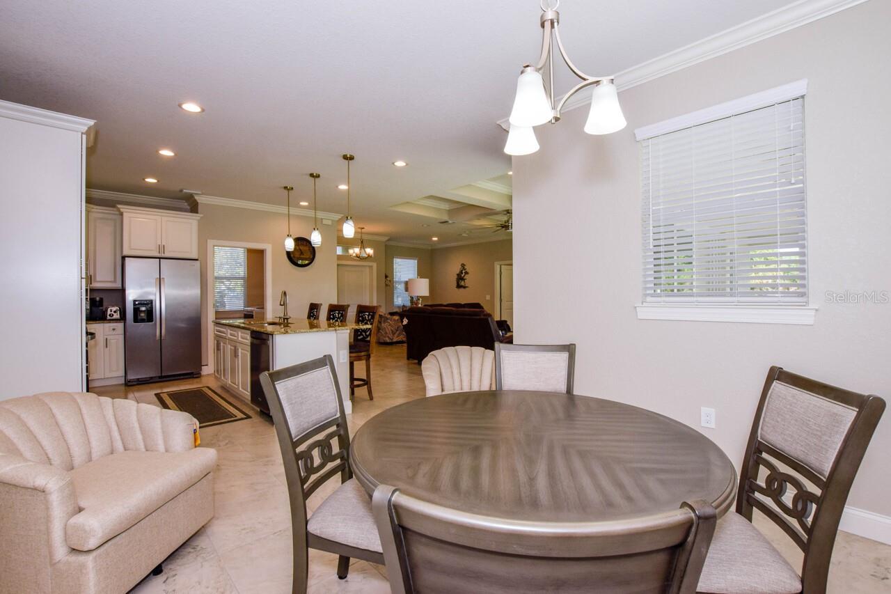 Image 15 of 31 For 1182 Yorkshire Street