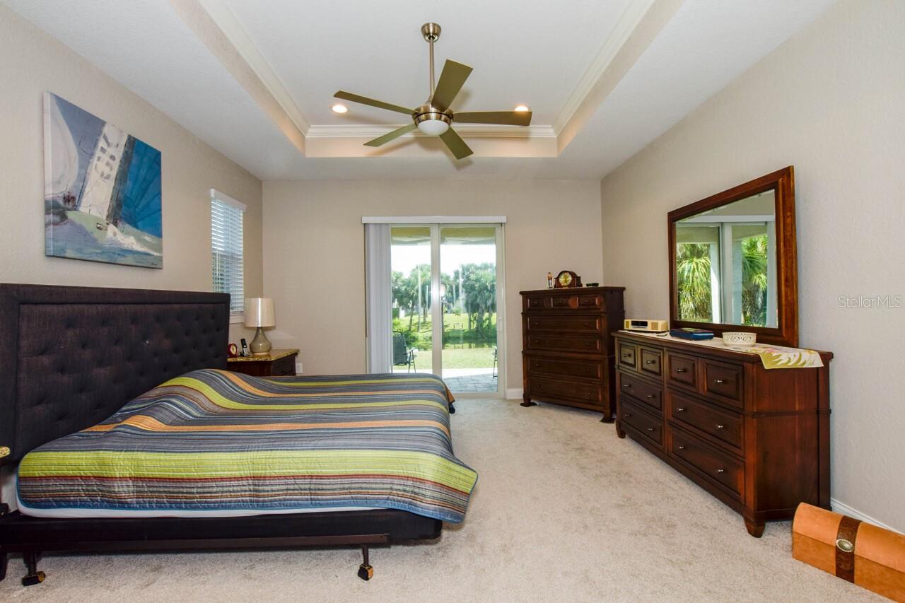 Image 17 of 31 For 1182 Yorkshire Street