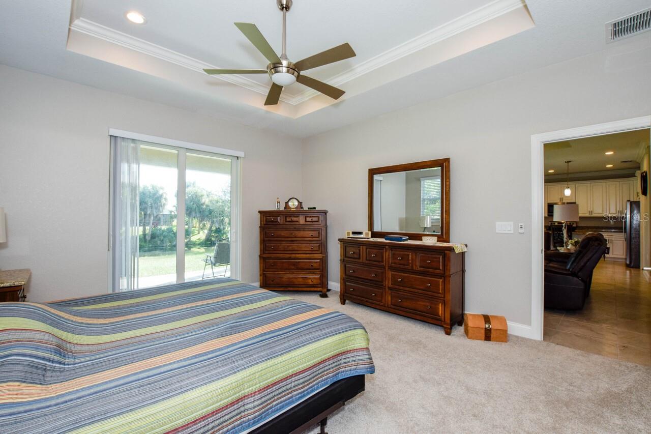 Image 18 of 31 For 1182 Yorkshire Street