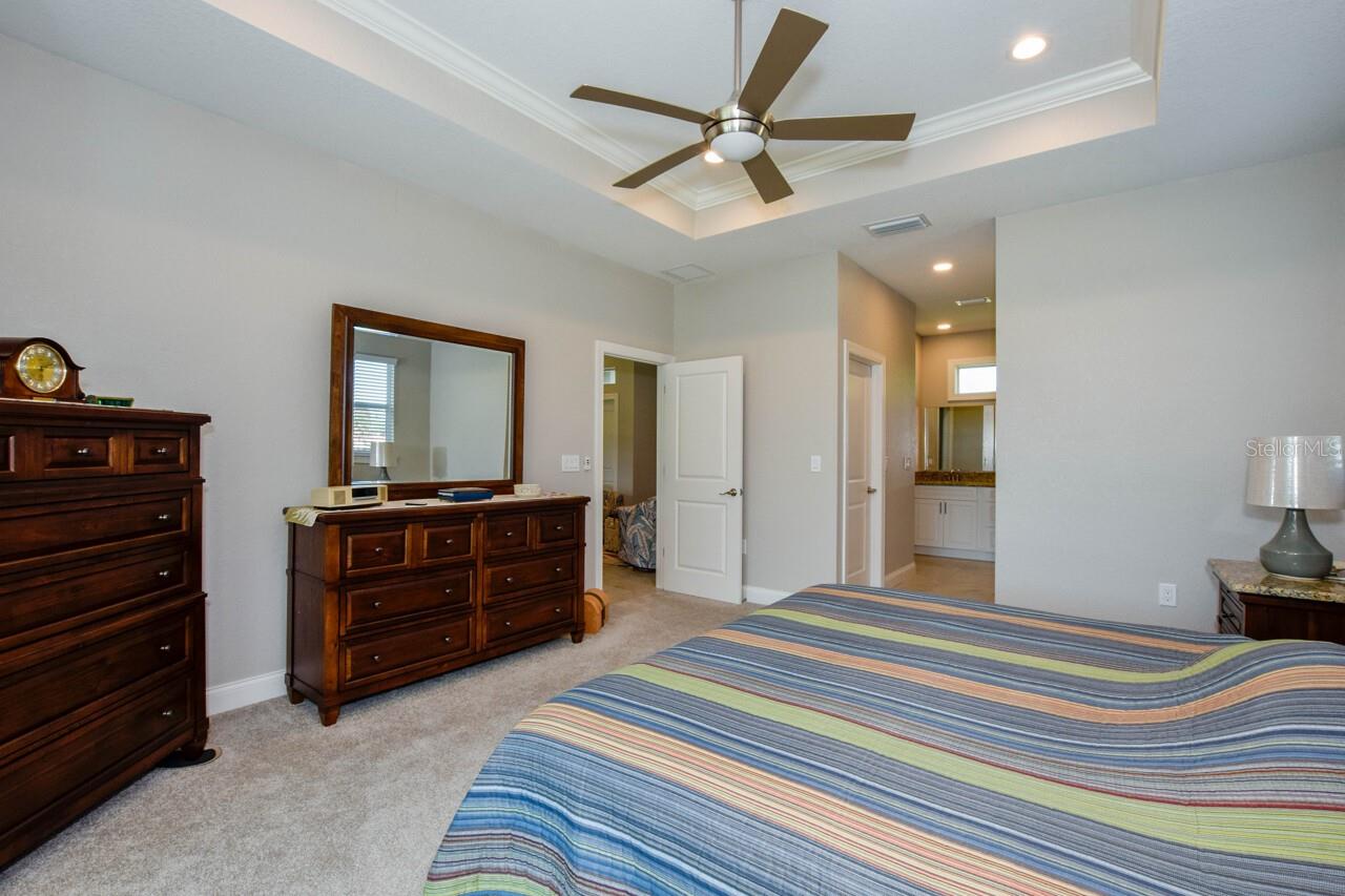 Image 19 of 31 For 1182 Yorkshire Street