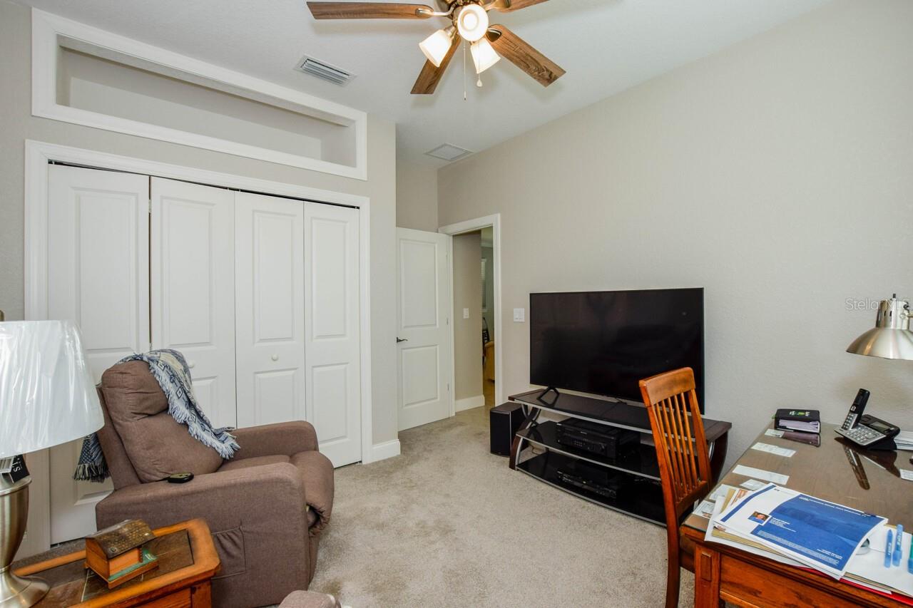 Image 26 of 31 For 1182 Yorkshire Street