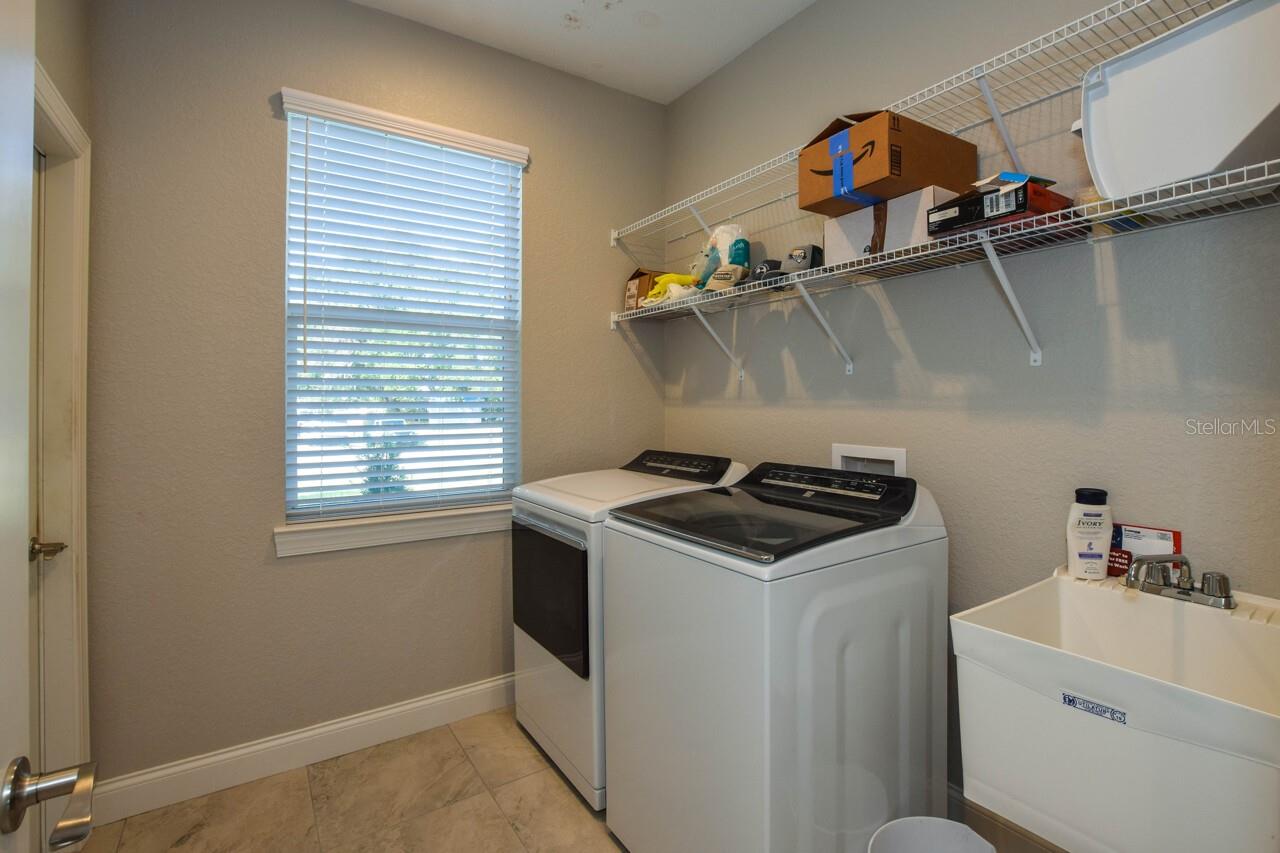 Image 27 of 31 For 1182 Yorkshire Street