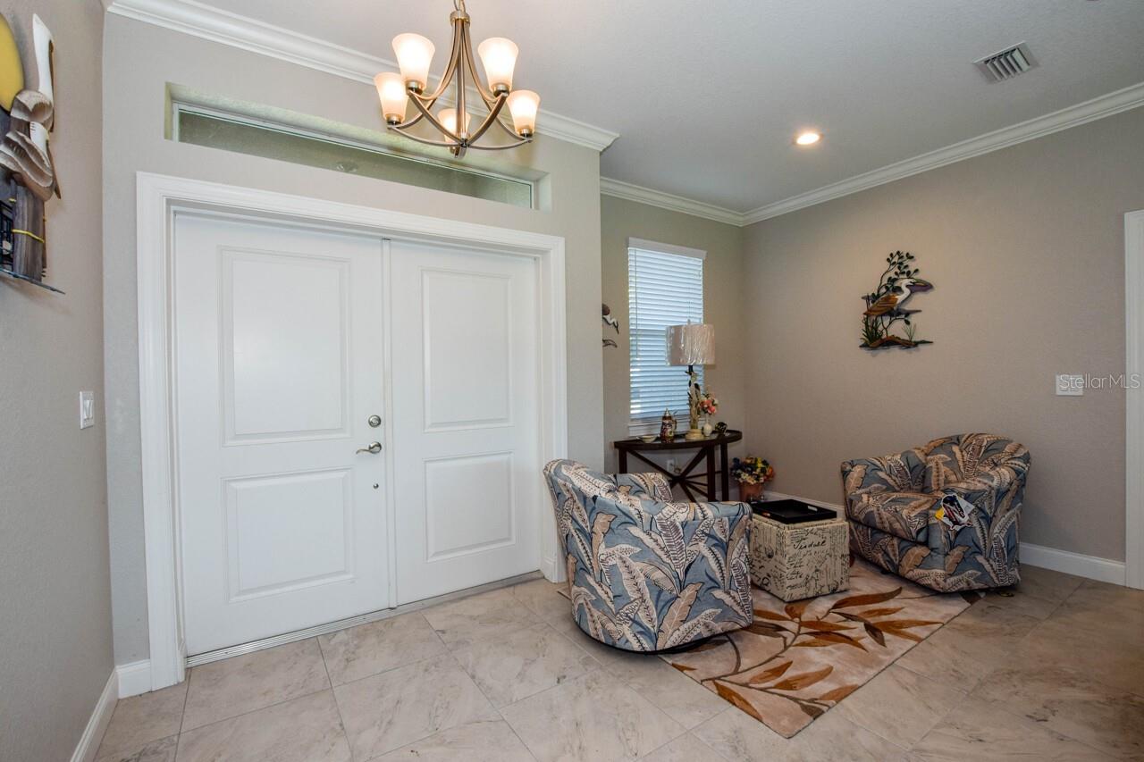 Image 4 of 31 For 1182 Yorkshire Street