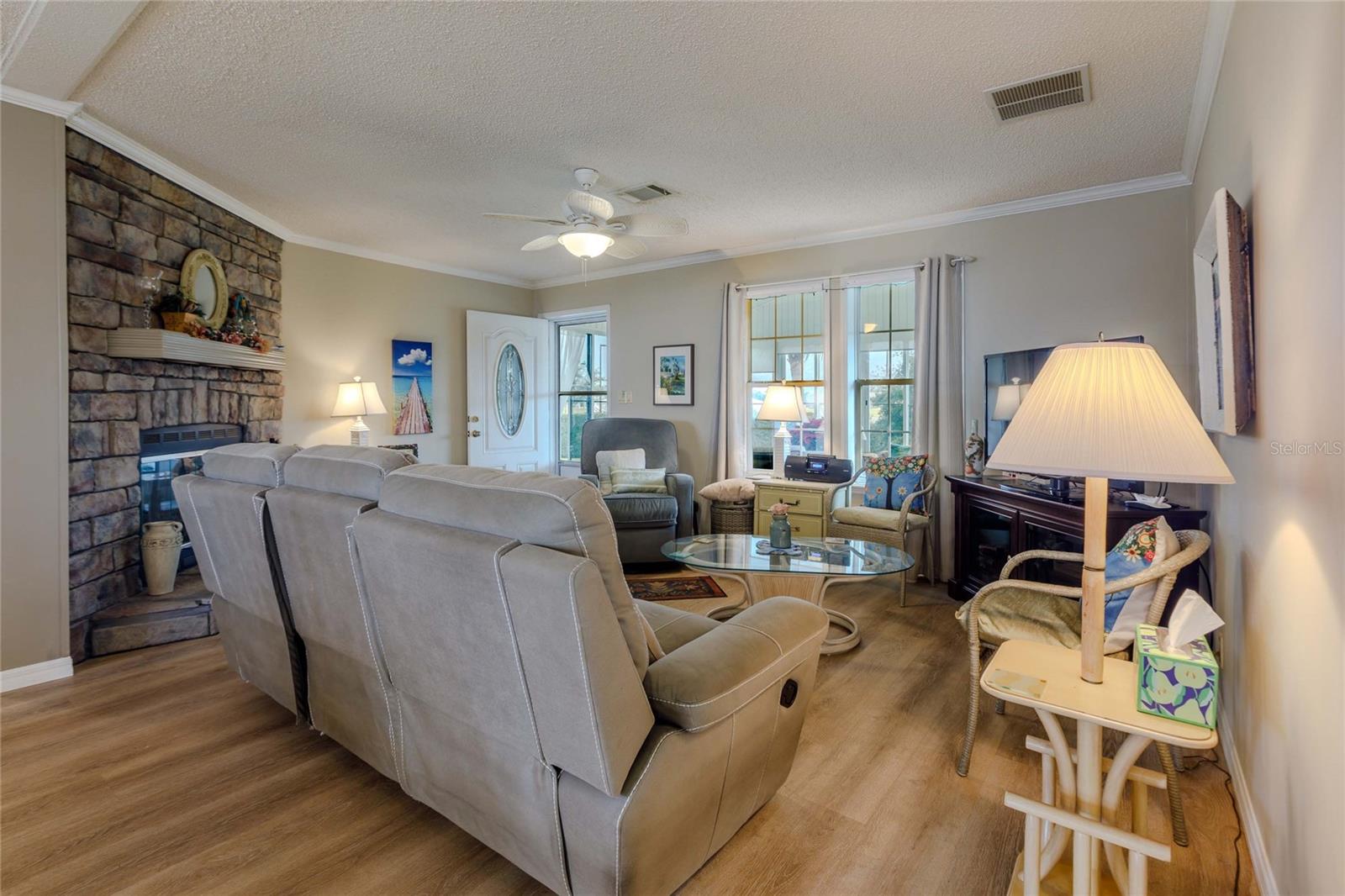 Image 16 of 86 For 2100 Kings Highway 376