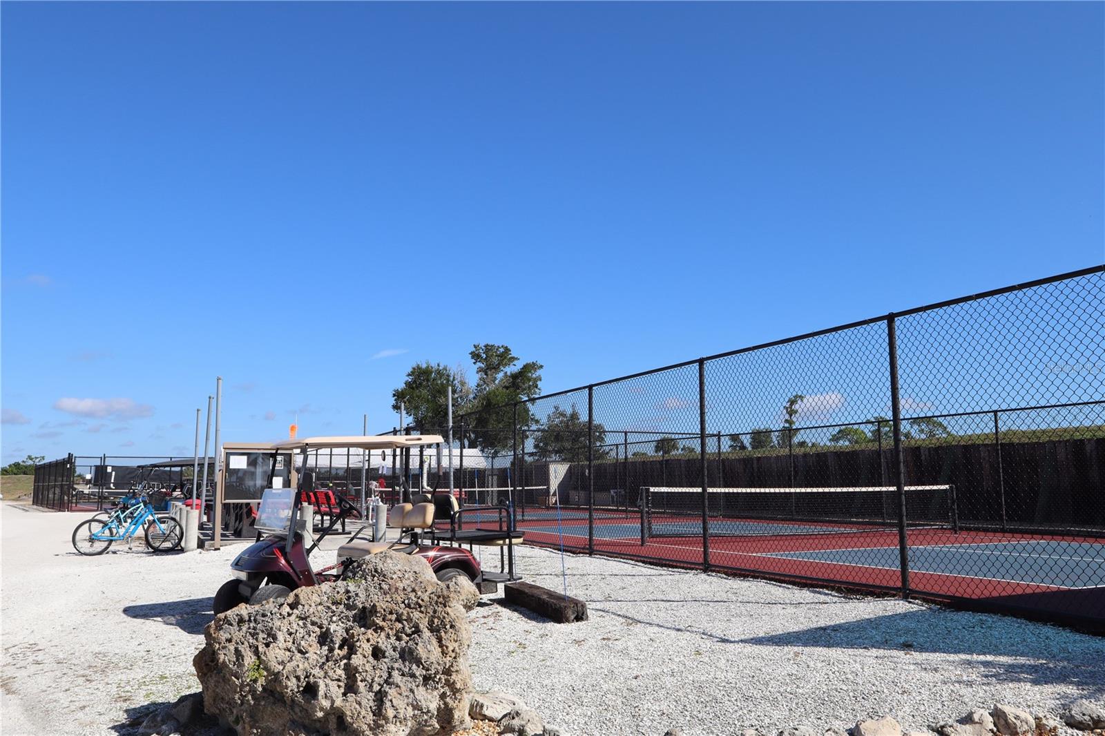 Image 65 of 86 For 2100 Kings Highway 376