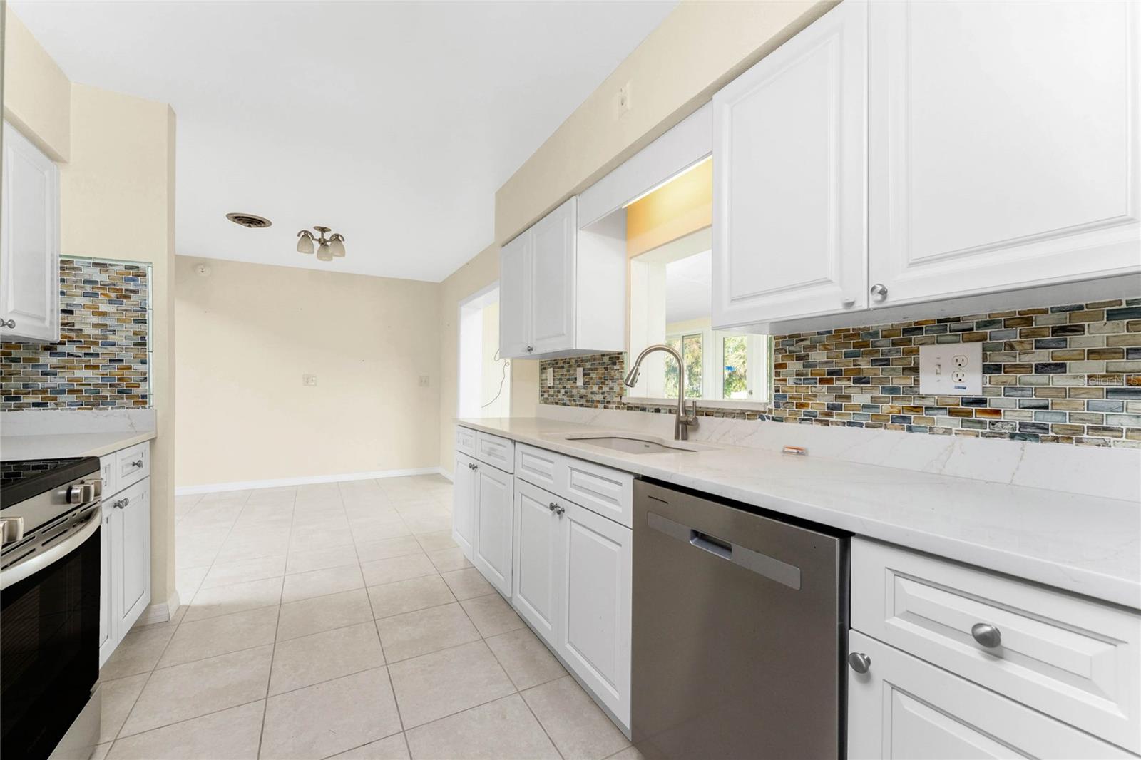 Image 14 of 70 For 1447 Lemon Bay Drive