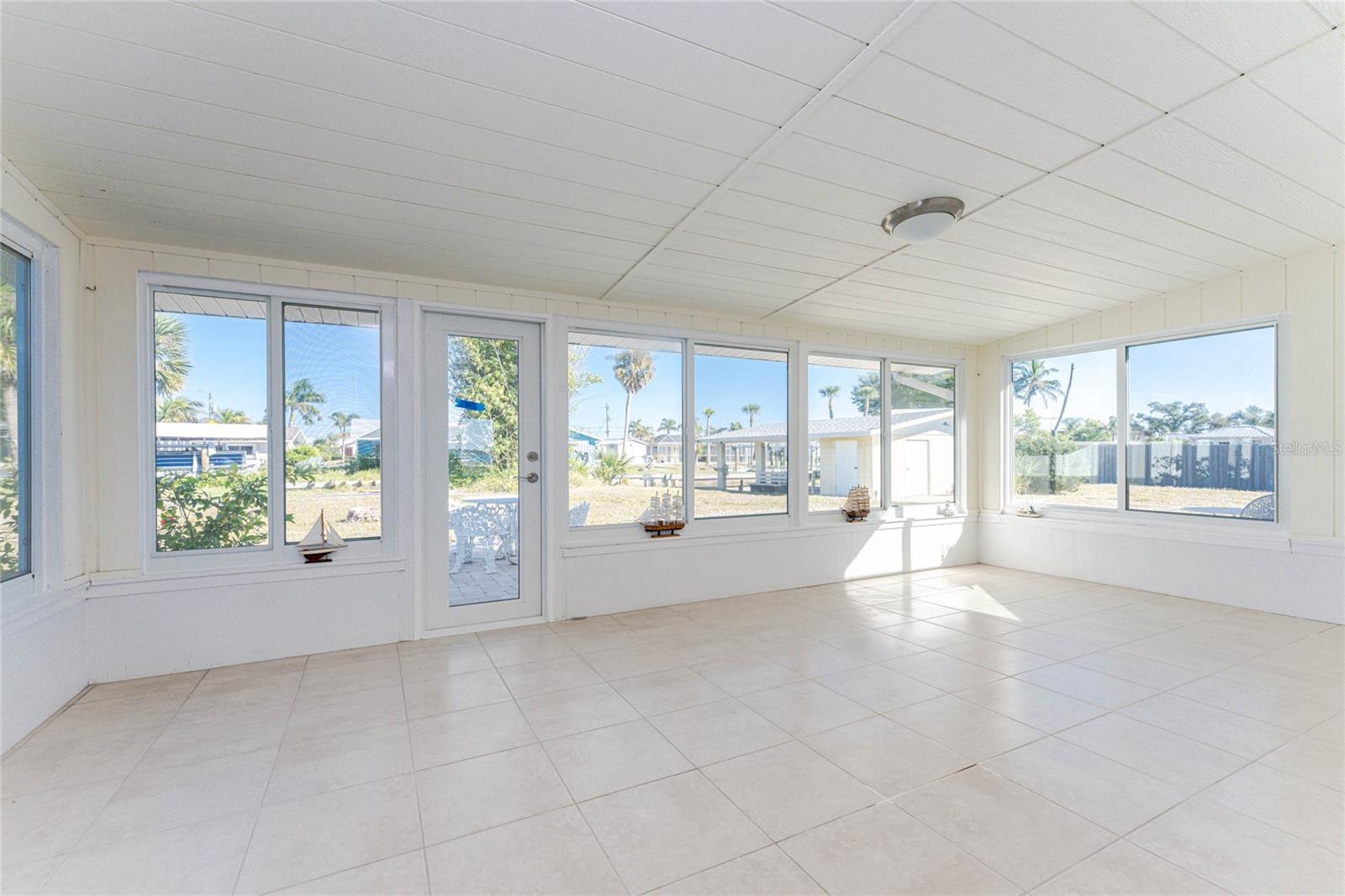 Image 32 of 70 For 1447 Lemon Bay Drive