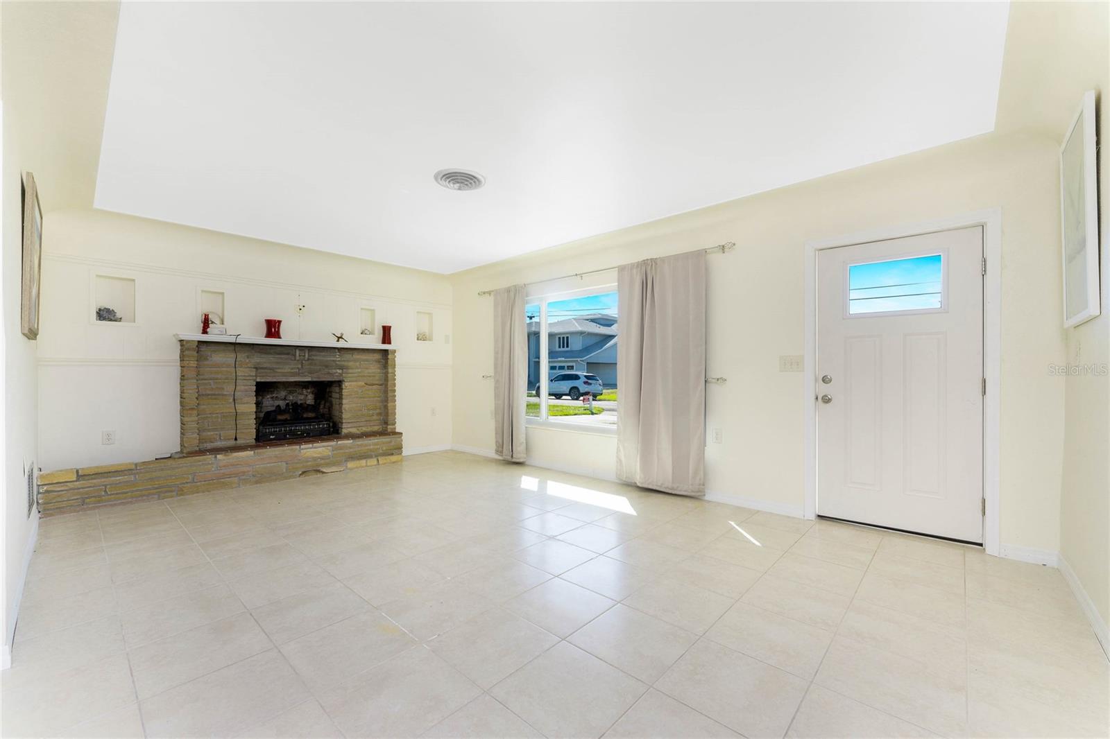 Image 4 of 70 For 1447 Lemon Bay Drive