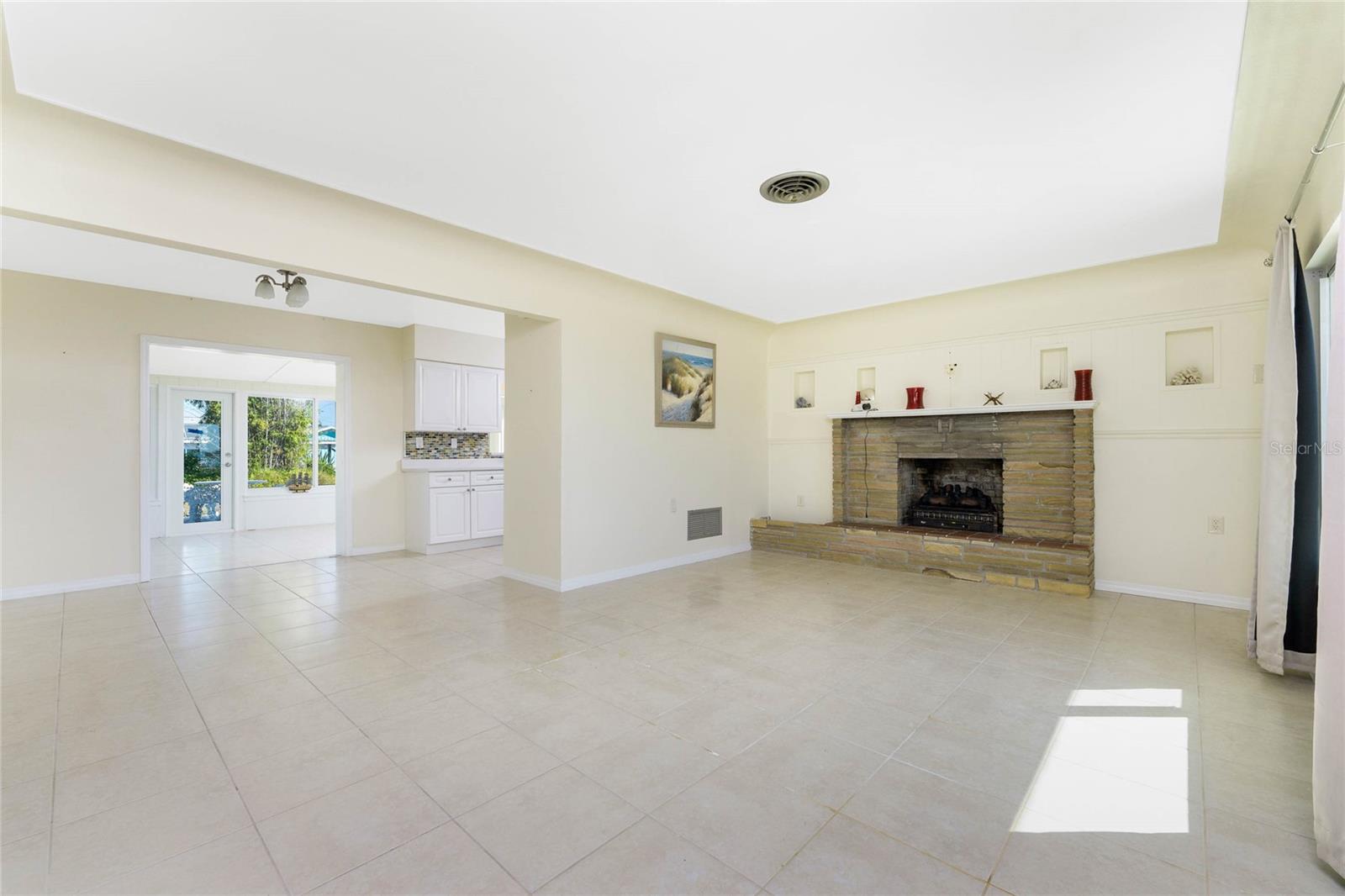 Image 7 of 70 For 1447 Lemon Bay Drive