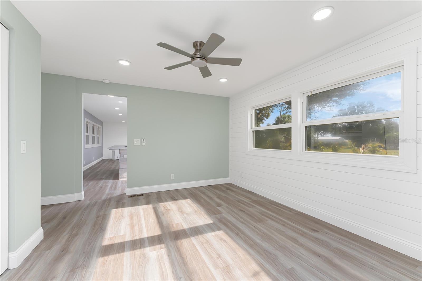 Image 12 of 61 For 11916 Newman Terrace