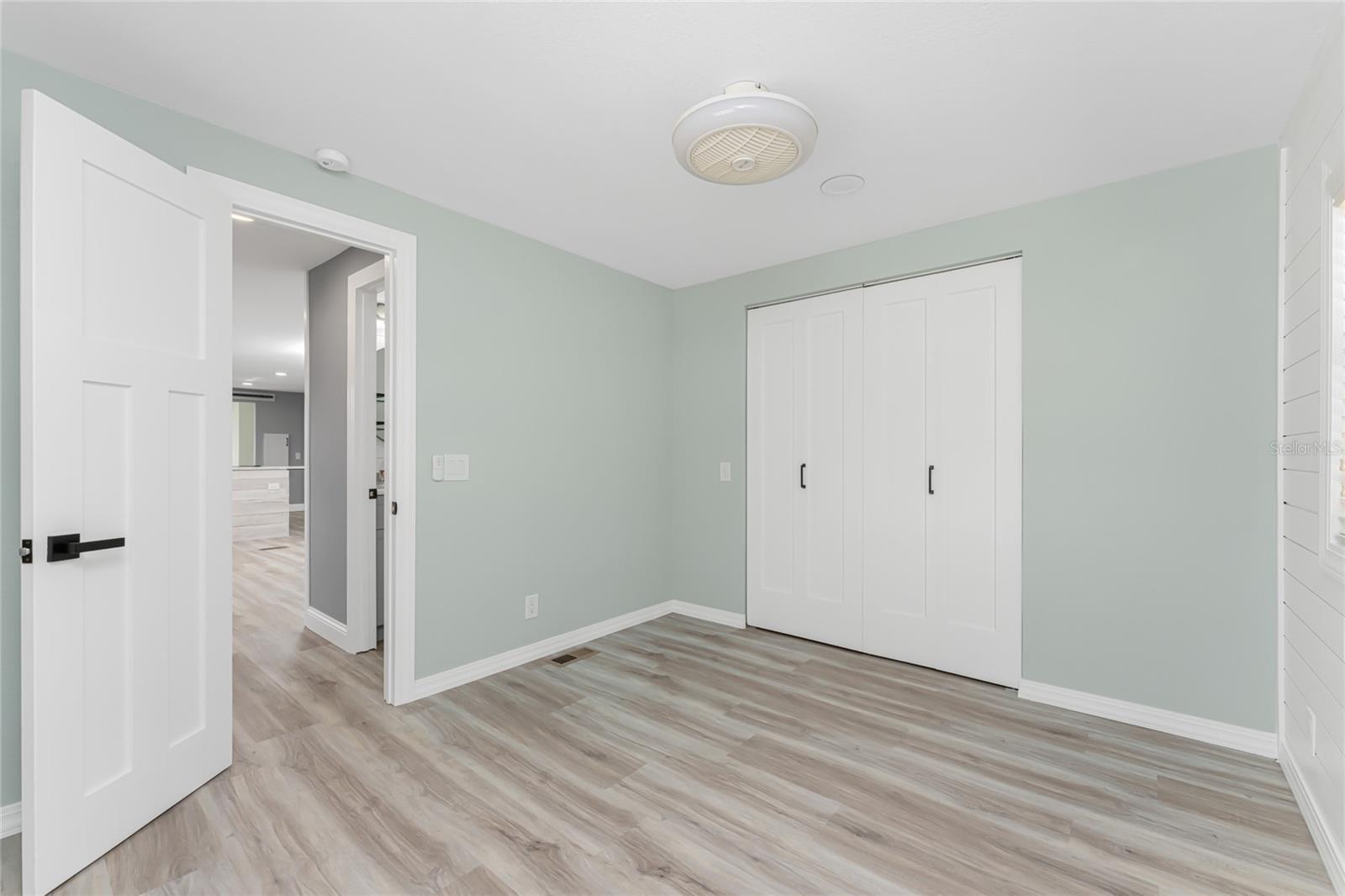 Image 17 of 61 For 11916 Newman Terrace