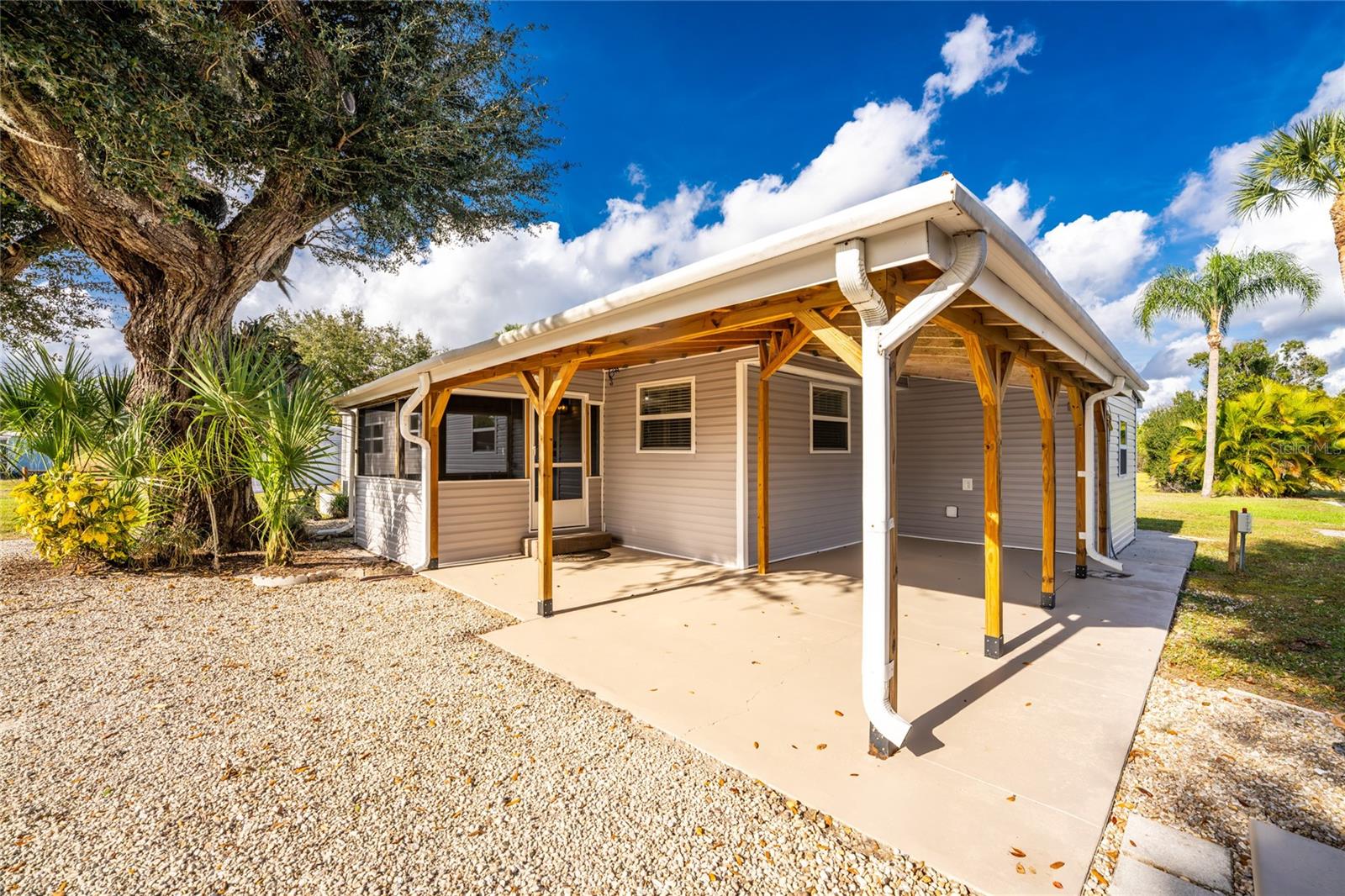 Image 2 of 61 For 11916 Newman Terrace