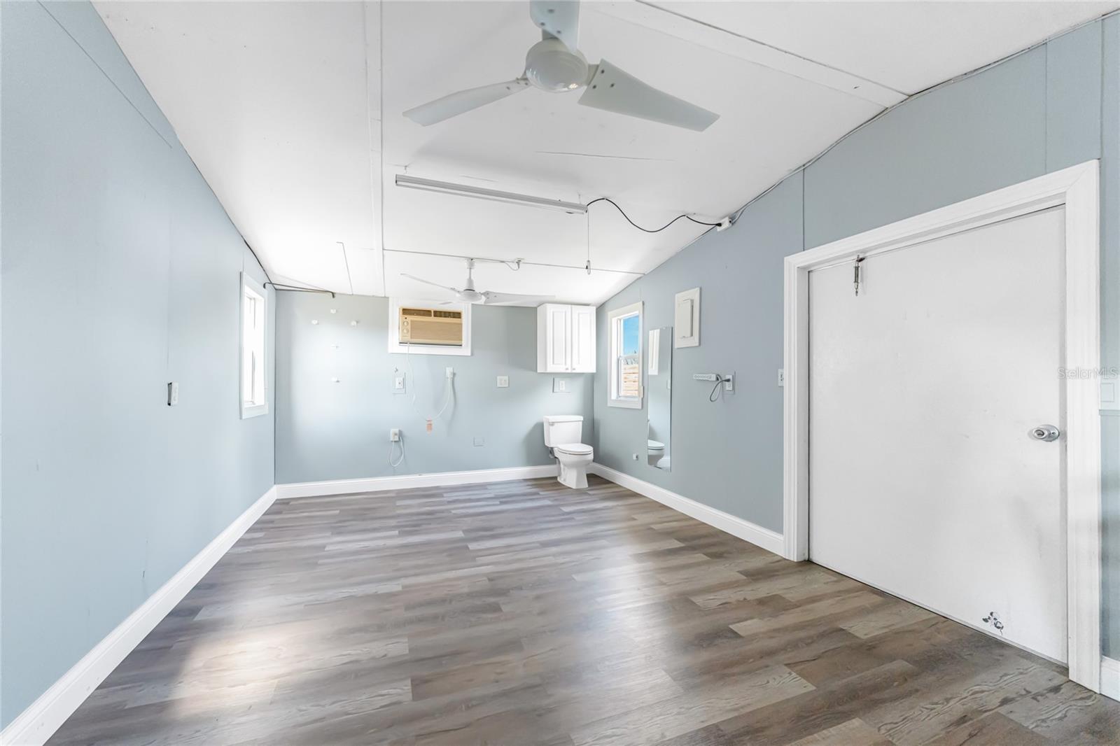 Image 39 of 61 For 11916 Newman Terrace