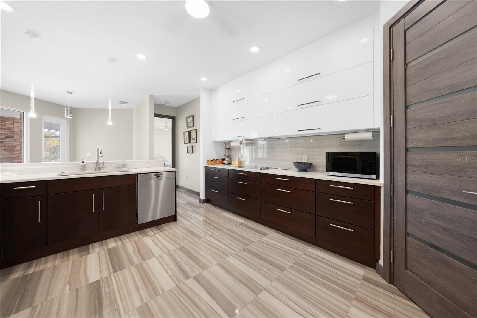 Image 11 of 36 For 13295 Eisenhower Drive