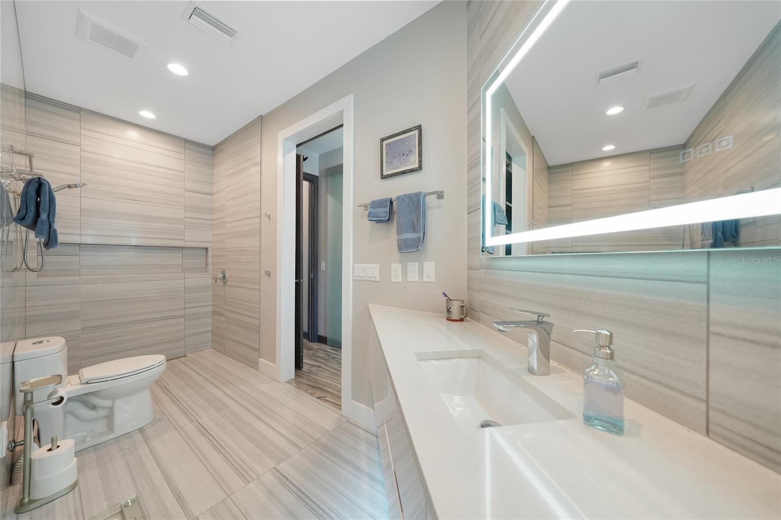 Image 20 of 36 For 13295 Eisenhower Drive