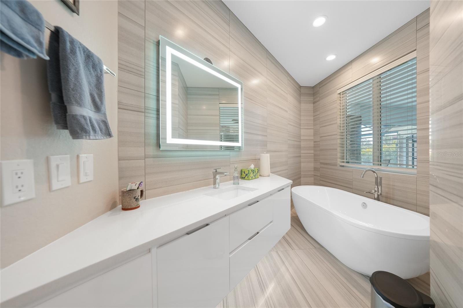 Image 21 of 36 For 13295 Eisenhower Drive