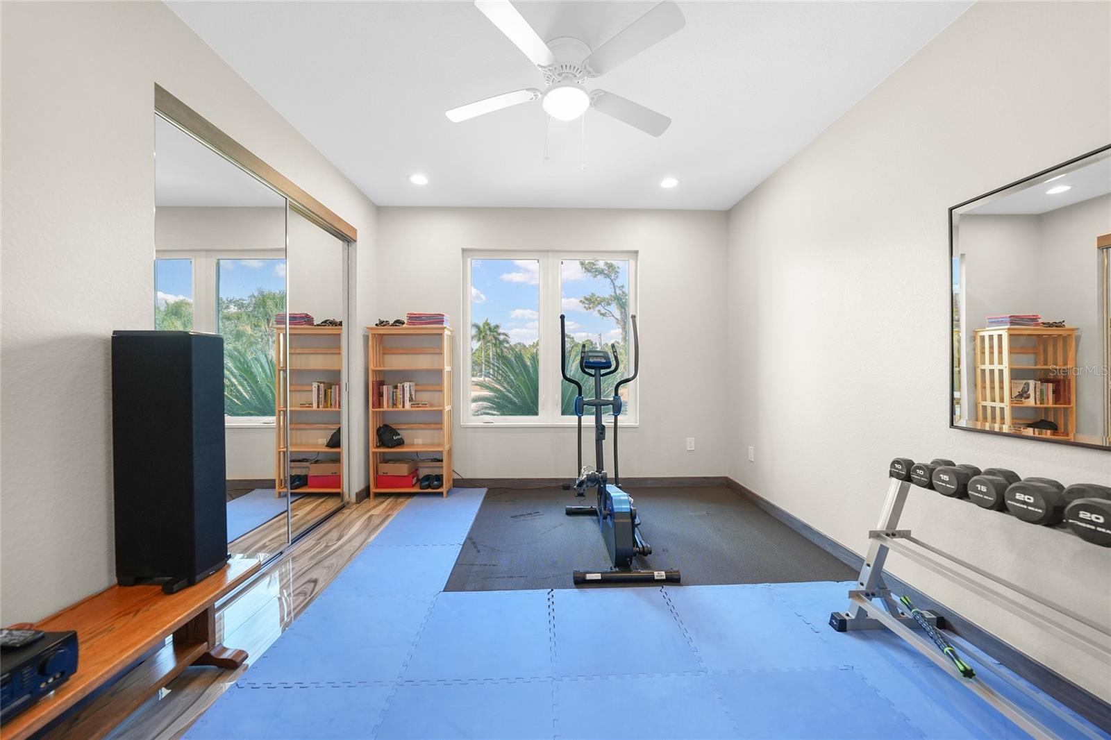 Image 22 of 36 For 13295 Eisenhower Drive