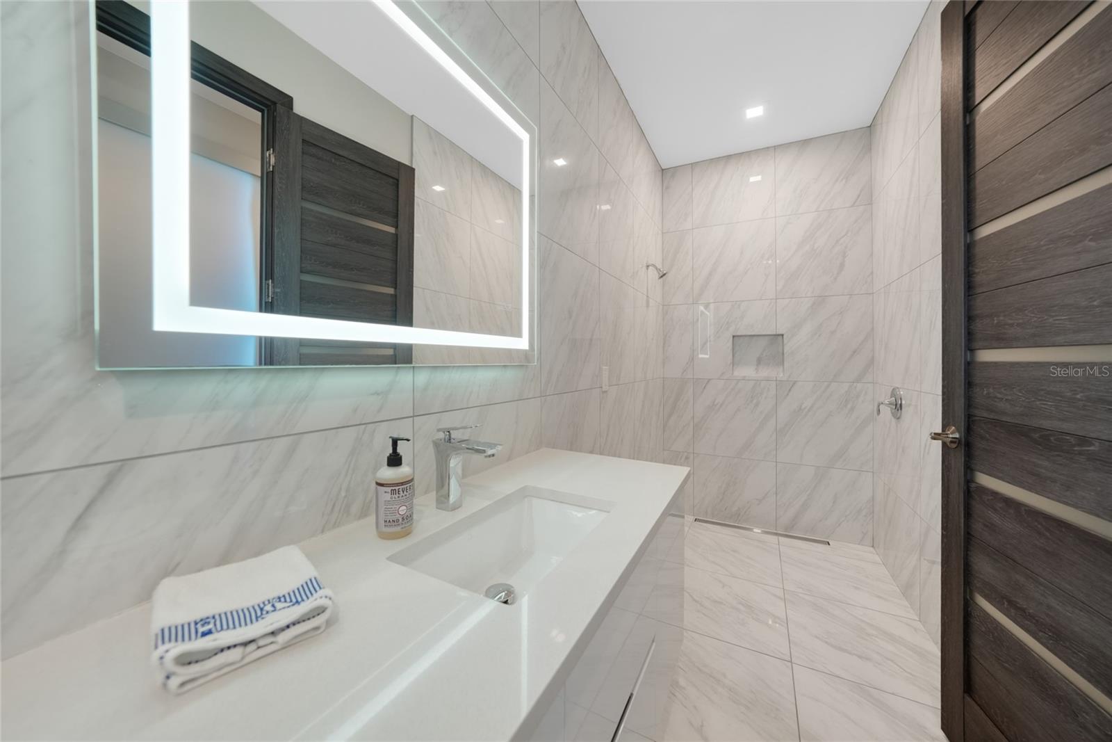 Image 24 of 36 For 13295 Eisenhower Drive