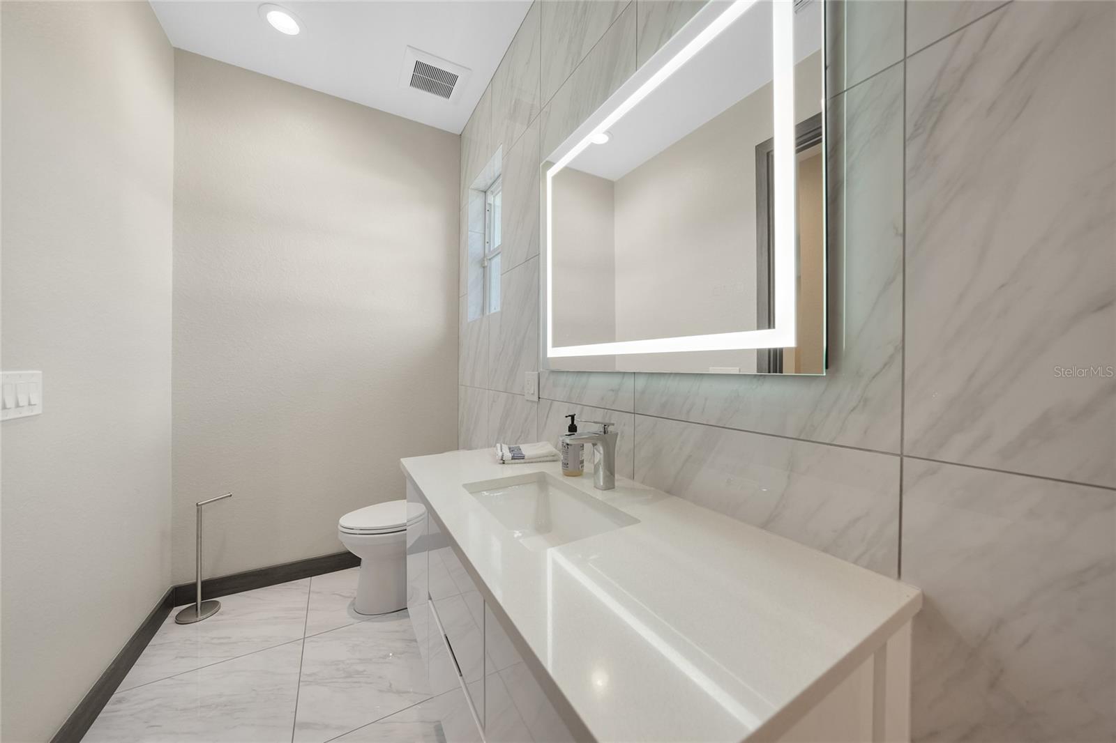 Image 25 of 36 For 13295 Eisenhower Drive