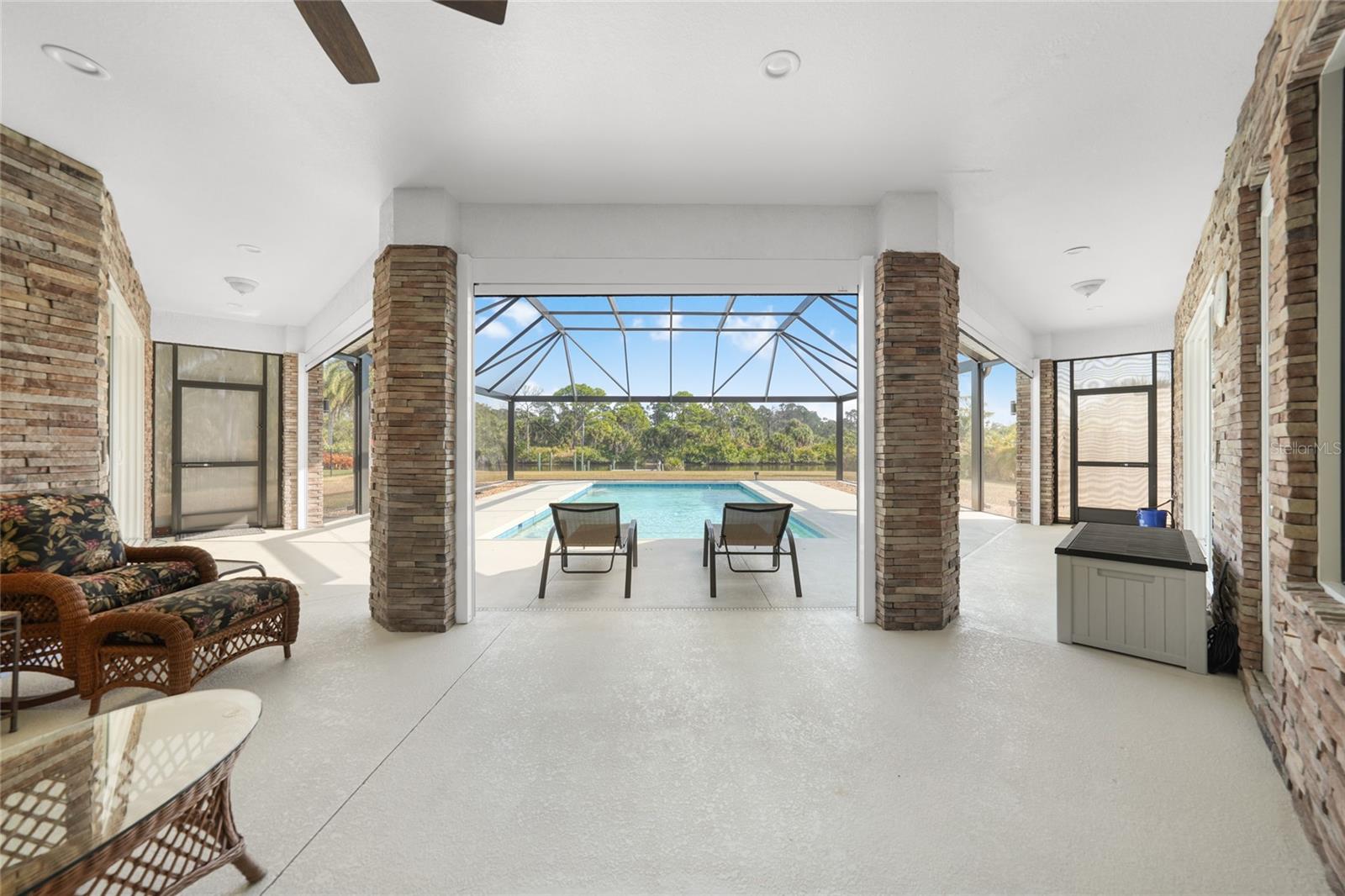 Image 26 of 36 For 13295 Eisenhower Drive