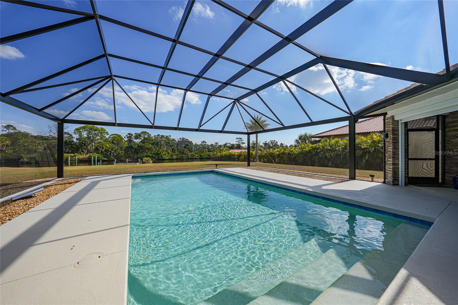 Image 27 of 36 For 13295 Eisenhower Drive