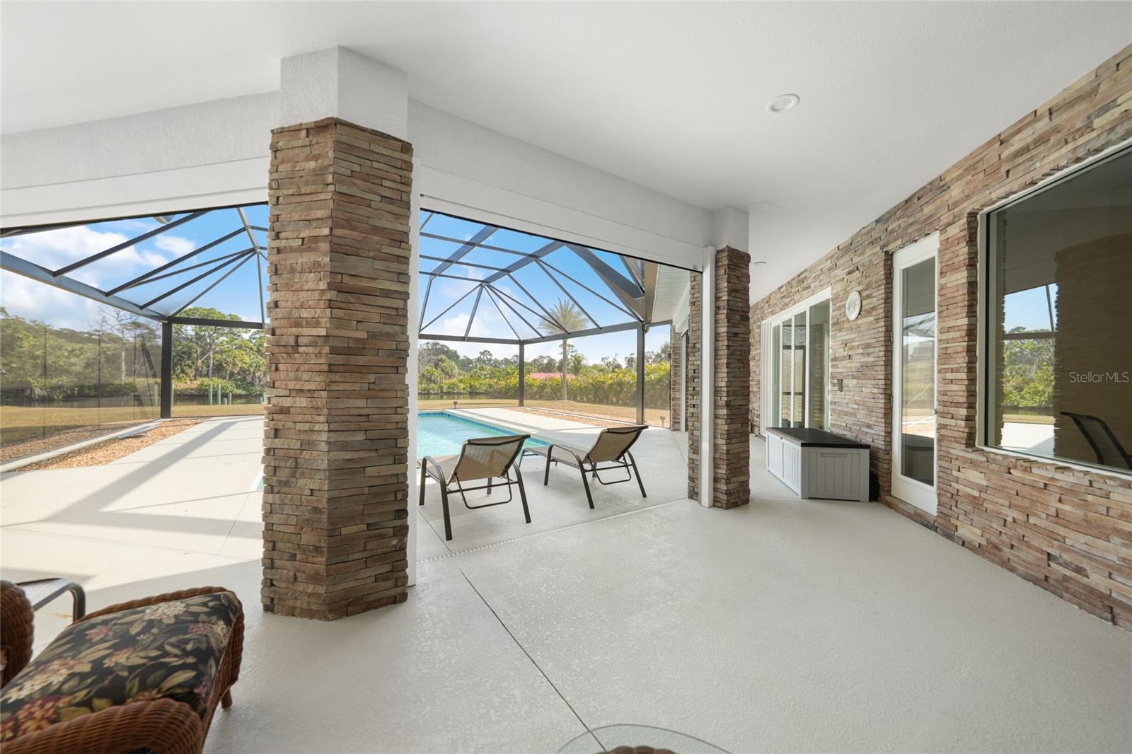 Image 5 of 36 For 13295 Eisenhower Drive