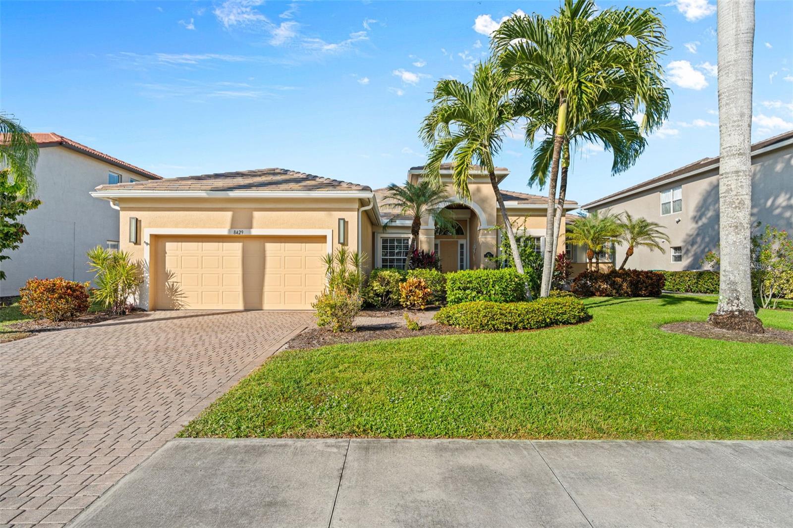 Details for 8429 Laurel Lakes Boulevard, NAPLES, FL 34119