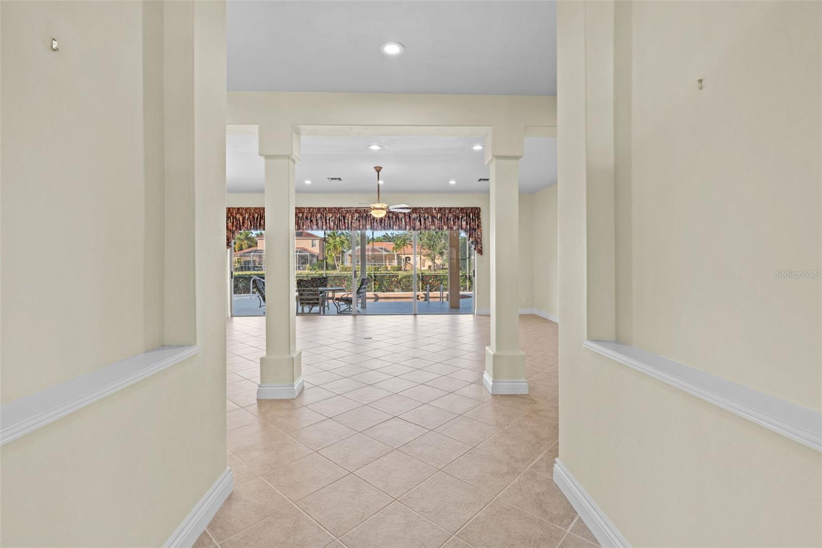 Image 10 of 31 For 8429 Laurel Lakes Boulevard