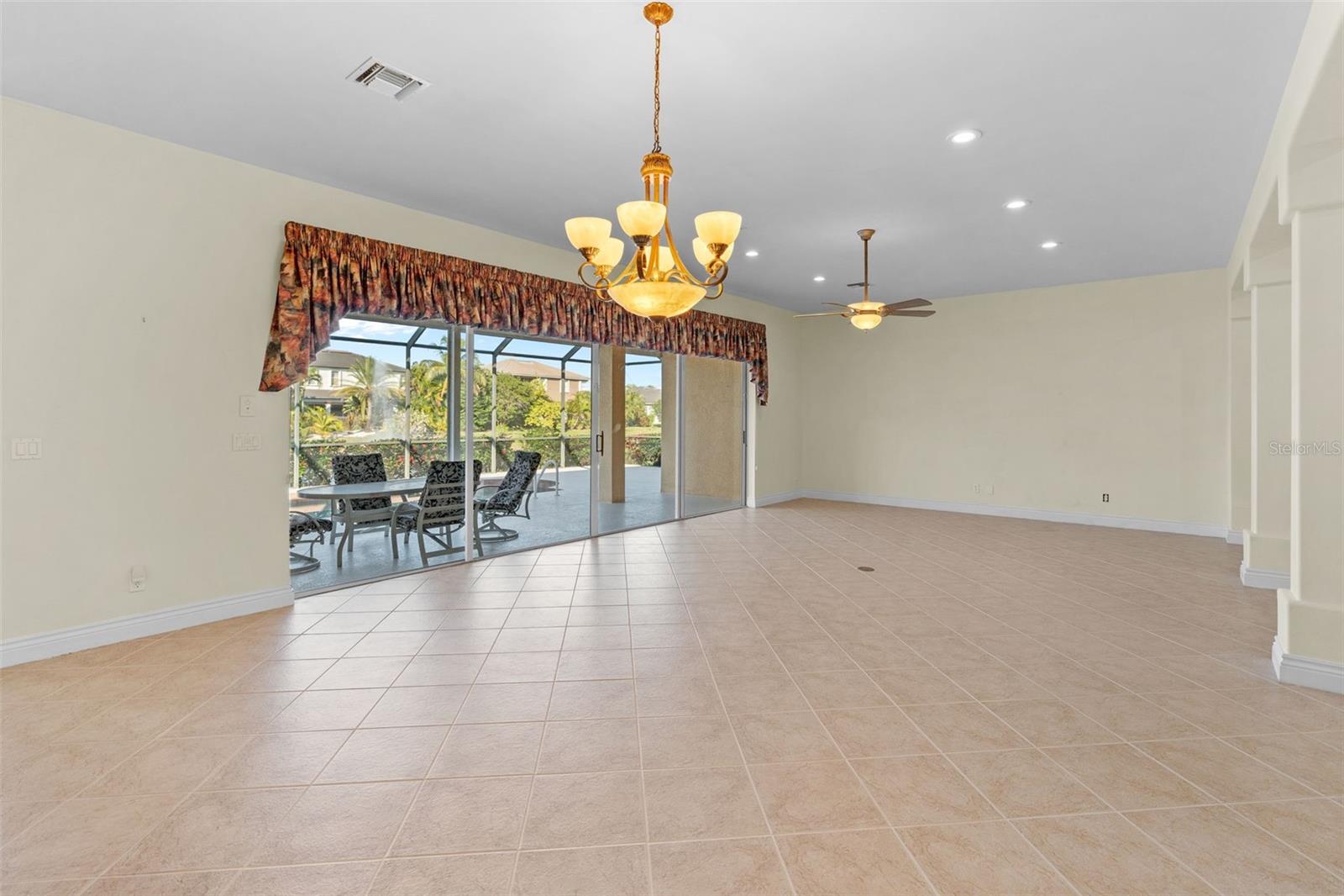 Image 11 of 31 For 8429 Laurel Lakes Boulevard