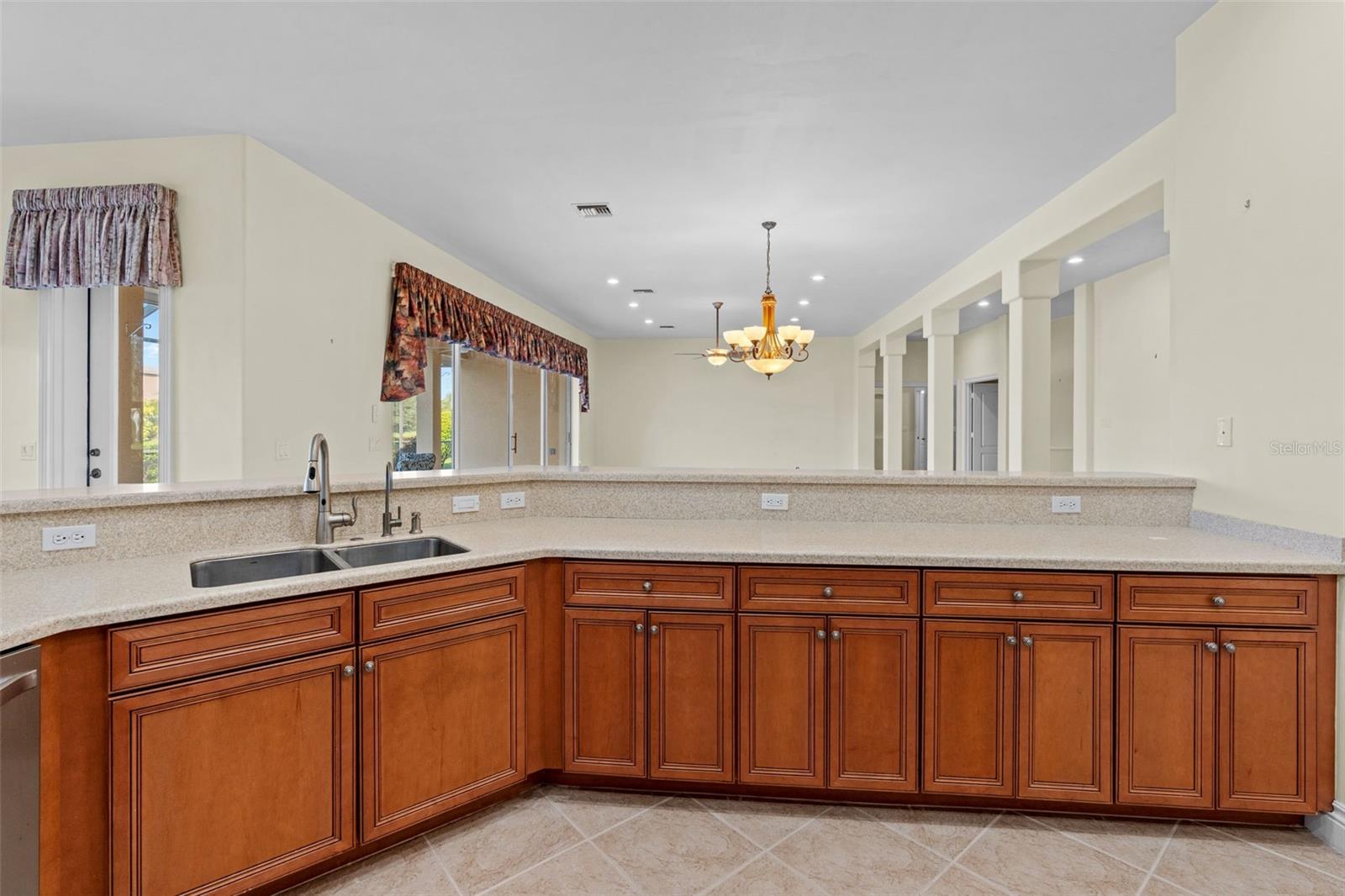 Image 15 of 31 For 8429 Laurel Lakes Boulevard