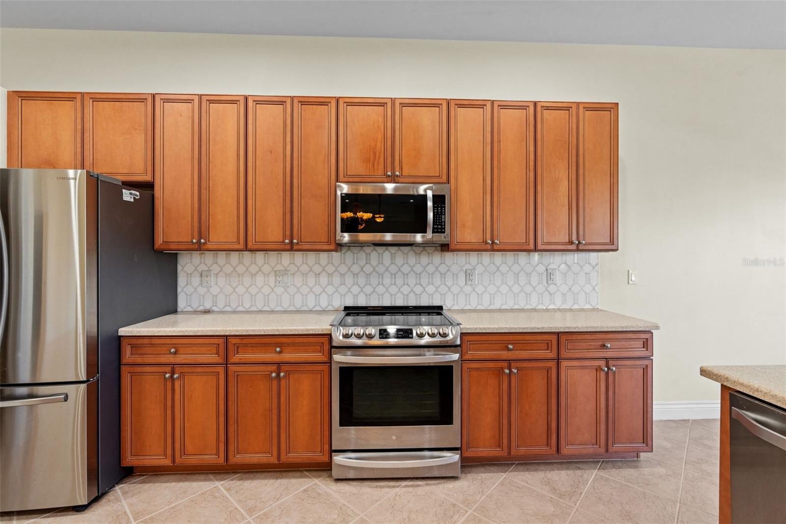 Image 17 of 31 For 8429 Laurel Lakes Boulevard