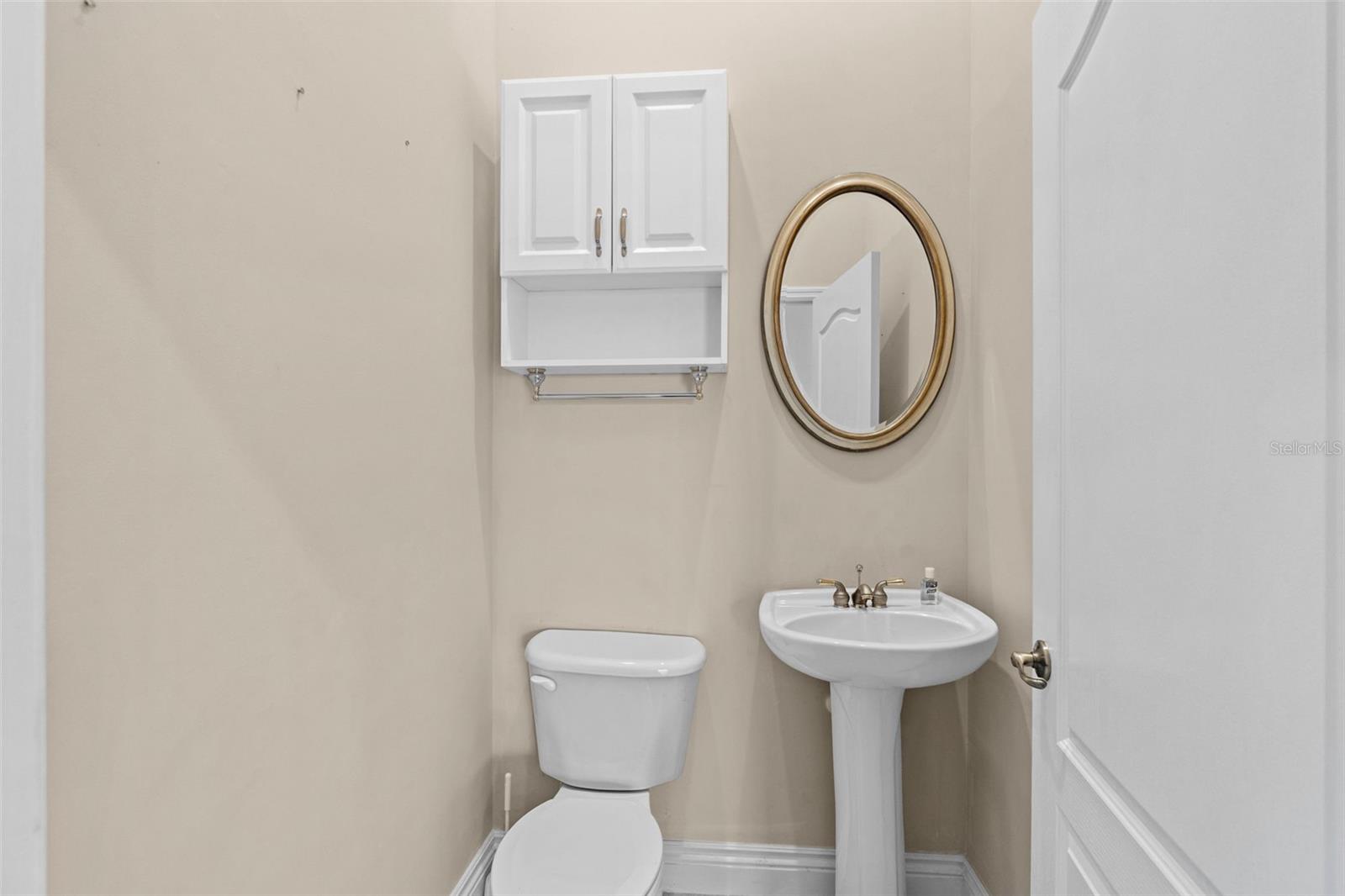 Image 22 of 31 For 8429 Laurel Lakes Boulevard