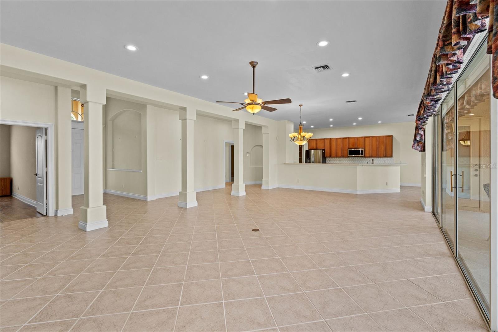 Image 5 of 31 For 8429 Laurel Lakes Boulevard